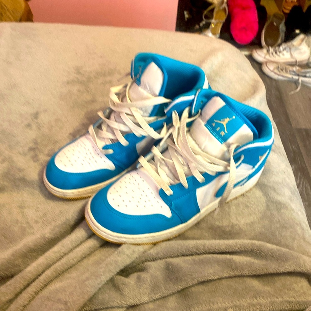 Youth jordan airs
